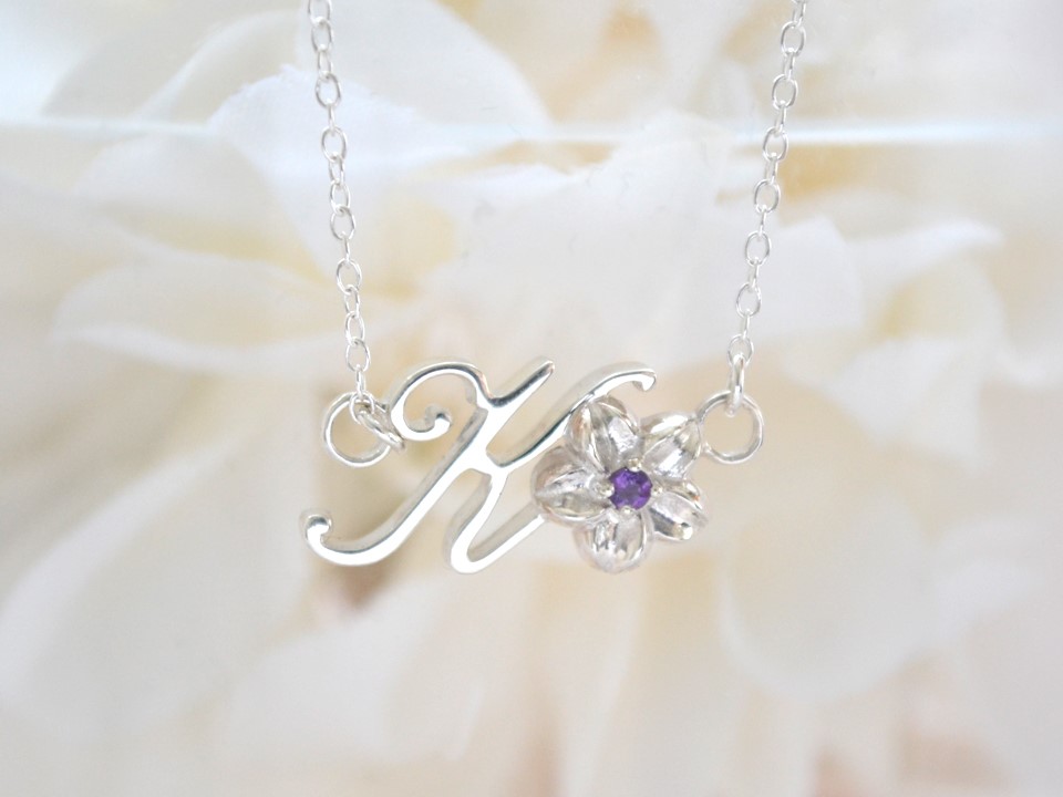 イニシャルフラワーネックレスK(アメジスト)