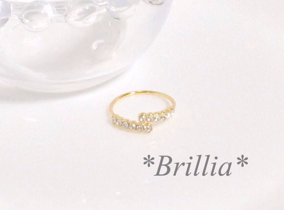 *Brillia*スワロフスキー輝くフォークリング 2枚目の画像