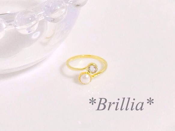 *Brillia*スワロフスキーのクリスタルピンキーリング 2枚目の画像