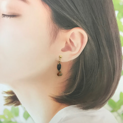 備前焼イヤリング　赤い木の実・葉っぱ付き（ピアス変更可）16kgp 4枚目の画像