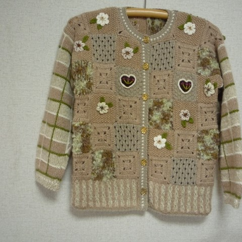 手編みパッチワークキルト風のカーディガン ニット・セーター ﾆｯﾃｨﾝｸﾞ