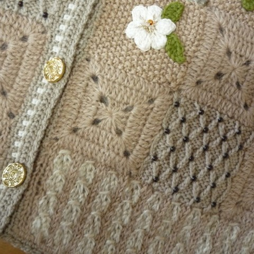 手編みパッチワークキルト風のカーディガン ニット・セーター ﾆｯﾃｨﾝｸﾞ