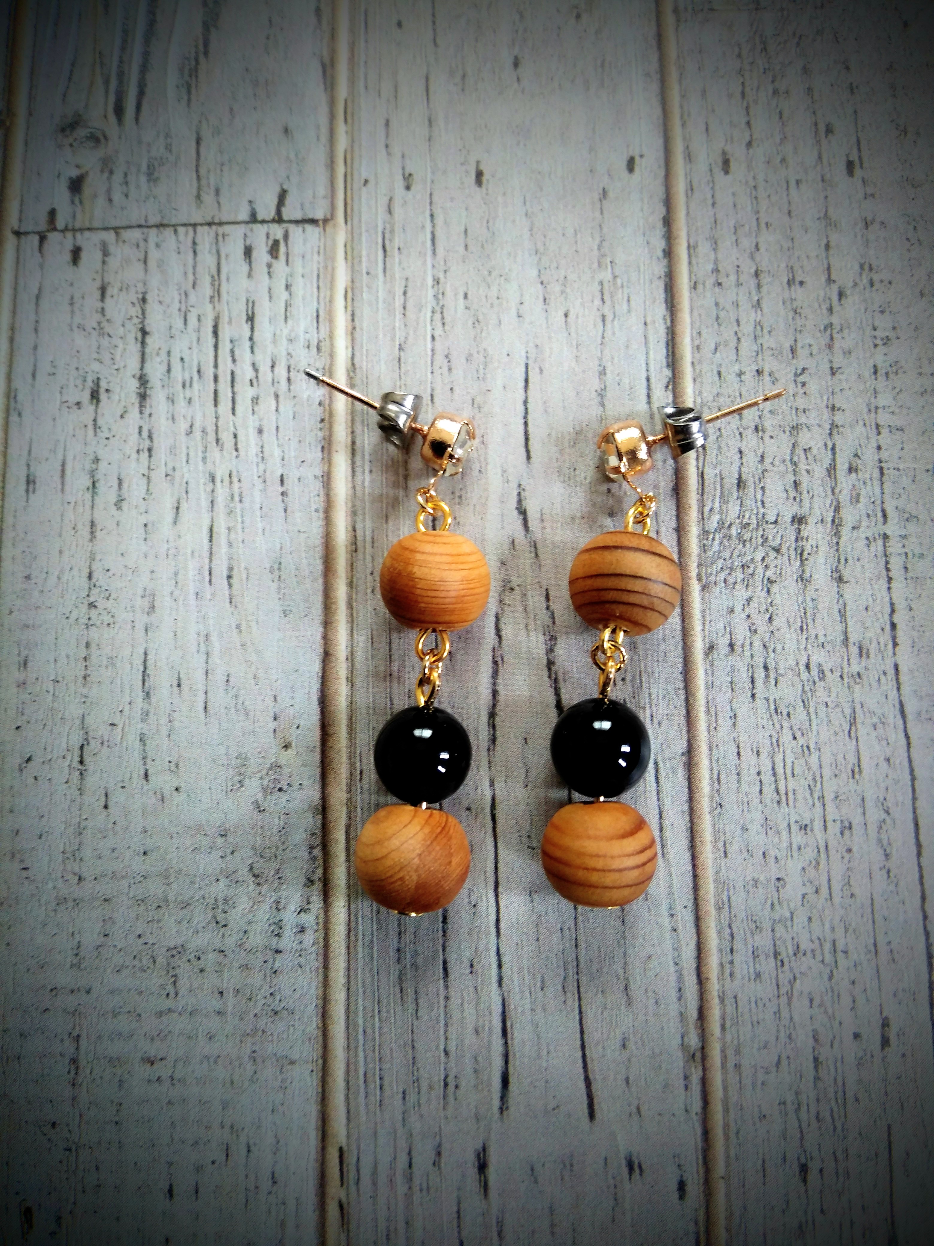 屋久杉とオニキスのWパワーの癒し　ピアス