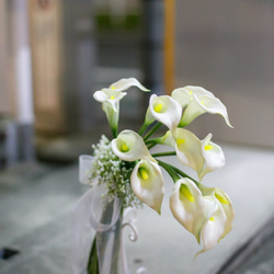 再販できます‼カラーとカスミ草のクラッチブーケ　G&R作品　アーティフィシャルフラワー仕様のオリジナルデザイン 2枚目の画像