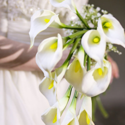 再販できます‼カラーとカスミ草のクラッチブーケ　G&R作品　アーティフィシャルフラワー仕様のオリジナルデザイン 3枚目の画像