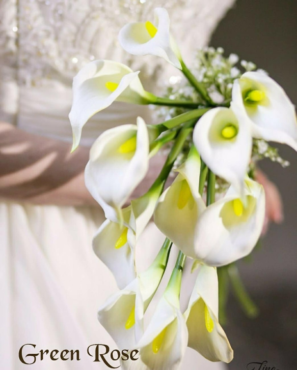 再販できます‼カラーとカスミ草のクラッチブーケ　G&R作品　アーティフィシャルフラワー仕様のオリジナルデザイン 1枚目の画像