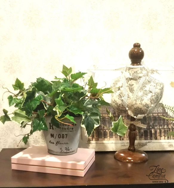 グリーンポット　アイビー版　ＰＶプルーフのアーティフィシャルフラワーをブリキのバケツ型花器にアレンジ　 3枚目の画像