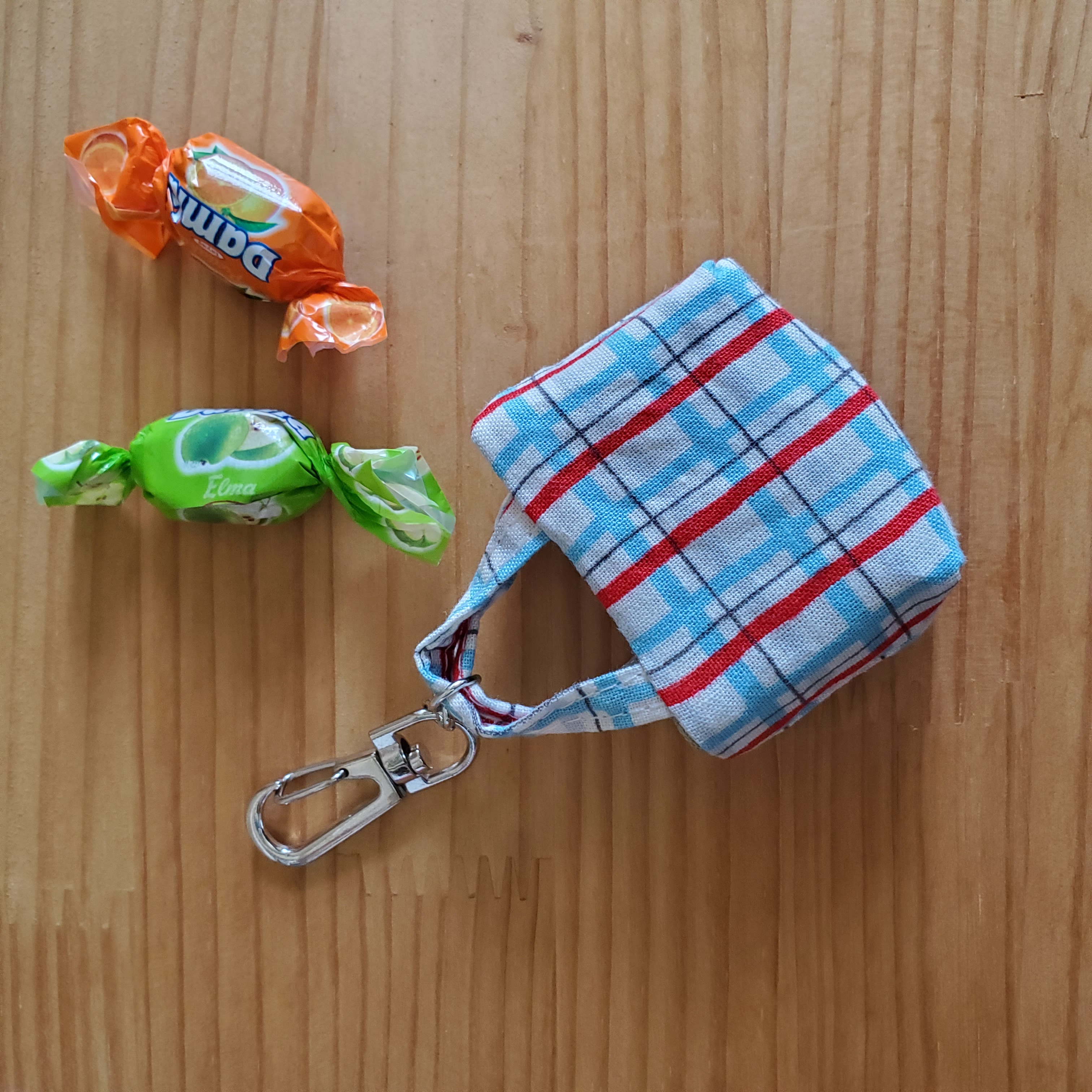 ミニチュアサイズのトートバッグのキーホルダー(チェック