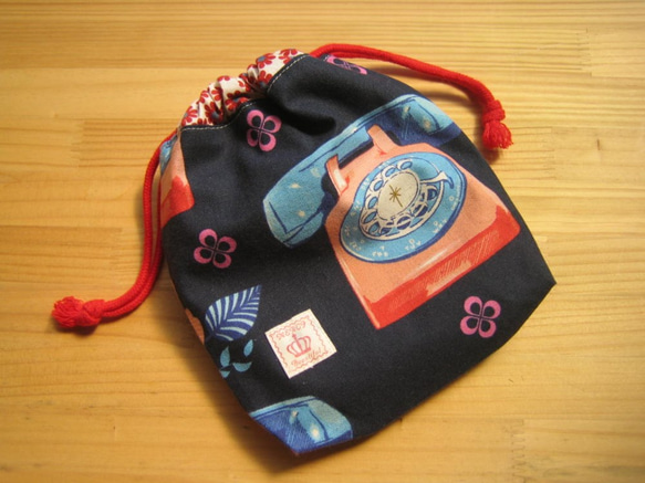 昭和レトロ電話柄の巾着 3枚目の画像