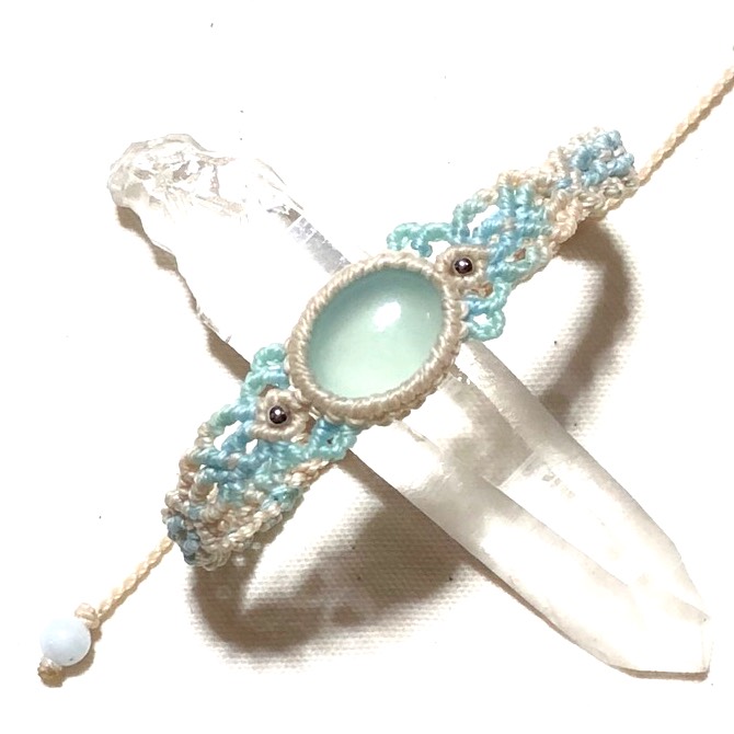 ♥︎︎∗︎*ﾟアクアカルセドニーのマクラメブレスレット②