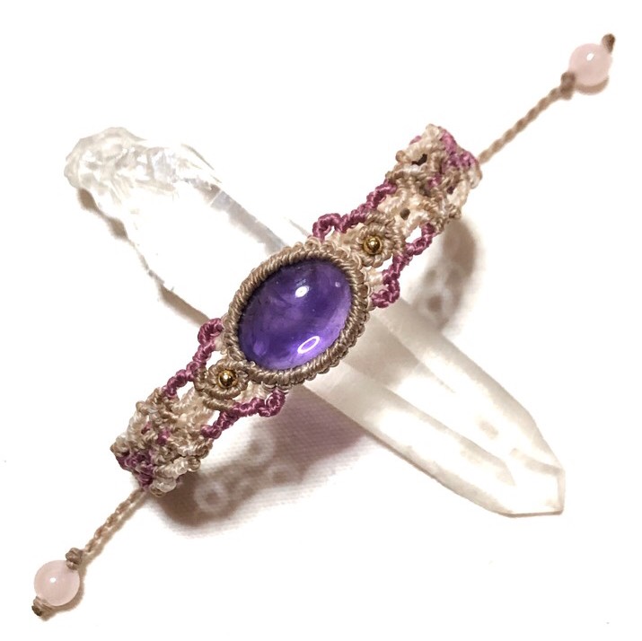 ♥︎︎∗︎*ﾟ〜 violet lady 〜 アメジストのマクラメブレスレット