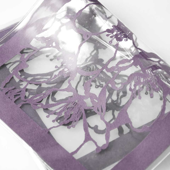 切り絵ブックカバー 桜 透明背景 深紫の色渋紙 文庫本サイズ 4枚目の画像