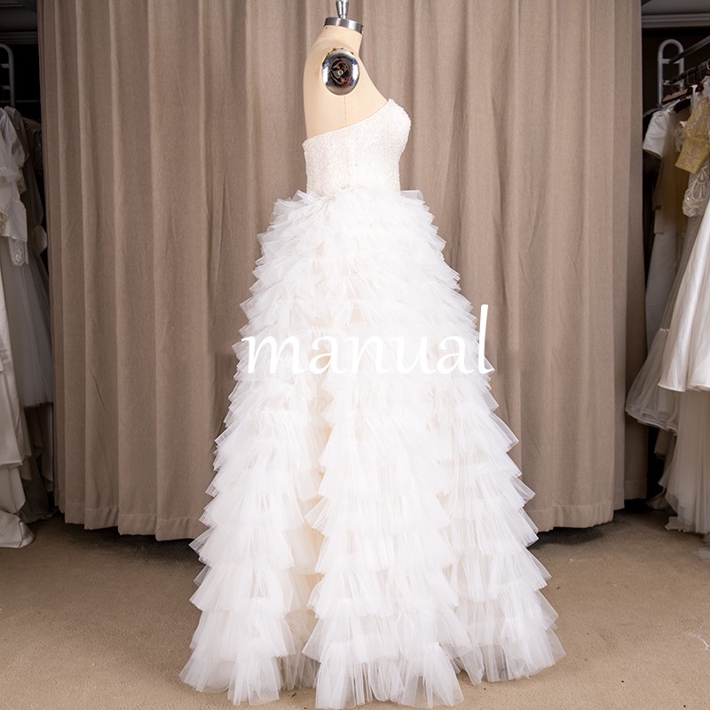 ビスチェラインウェディングドレス結婚式披露宴二次会ドレス296