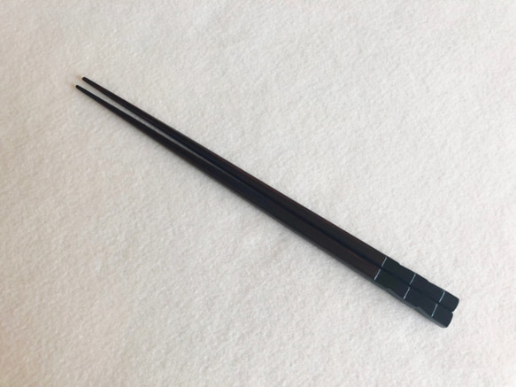 箸　市松　黒×溜塗（長さ23㎝） 4枚目の画像