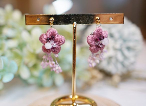 優雅的寶石花 耳針款 gem flower earring 第3張的照片