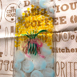 シャボン玉に浮かぶミモザの花束iPhoneケース 5枚目の画像
