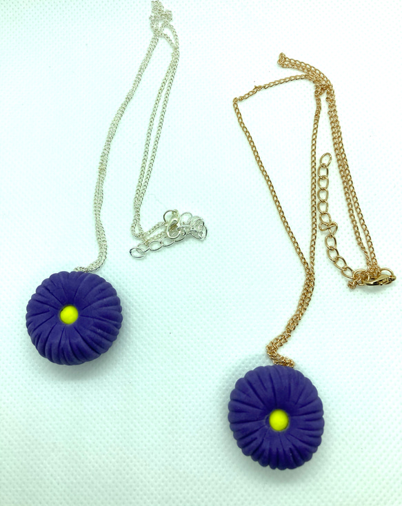 和菓子ねりきり紫の花ネックレス 6枚目の画像