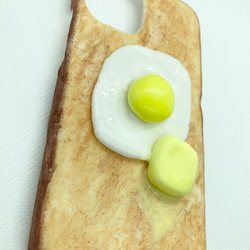 目玉焼きとバターのせ食パンiPhoneケース 5枚目の画像