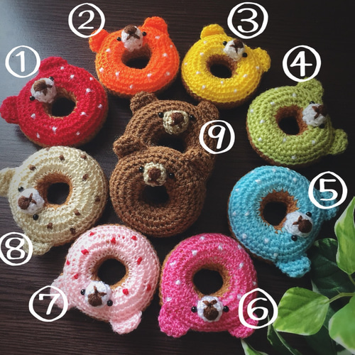 【羊のドーナツ屋さんページ】スポッテッドタビー柄猫さんたちのあみぐるみ 羊のドーナツ屋さんページ】スポッテッドタビー柄猫さんたちの