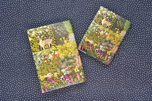 絵本なブックカバー『春の庭』２サイズセット 1枚目の画像