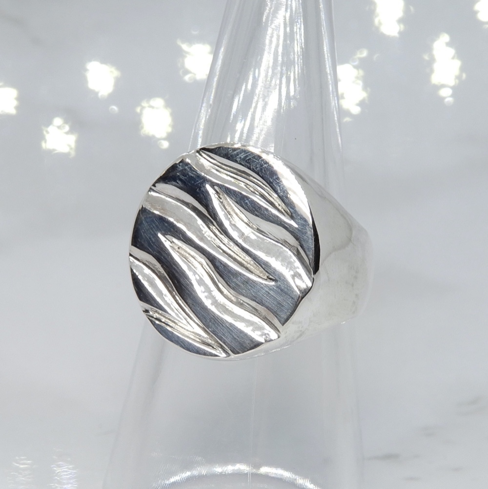 Zebra Pattern Stamp Ring Silver