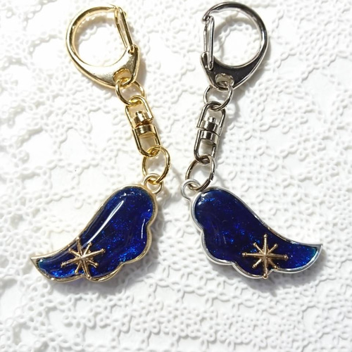 人気商品】レジン製キーホルダー ペア(羽/金/銀/ペア