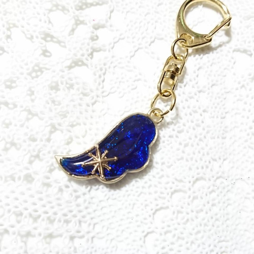 人気商品】レジン製キーホルダー ペア(羽/金/銀/ペア
