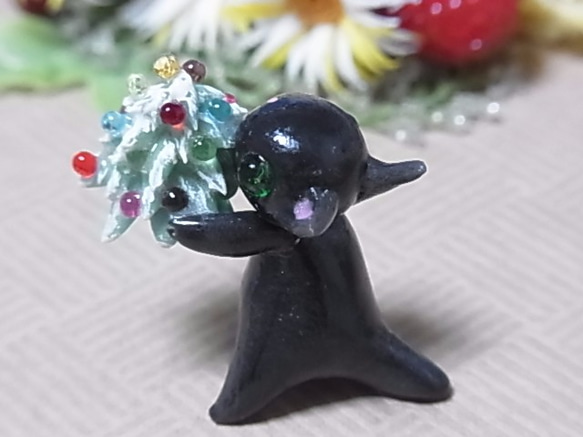 粘土にゃんこ（黒猫とクリスマスツリー） 4枚目の画像