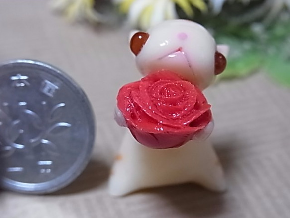 茶トラ猫と赤い薔薇（粘土猫） 6枚目の画像