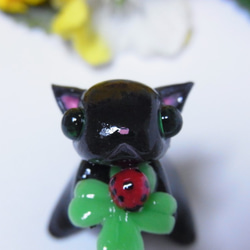 黒猫とクロバーとてんとう虫 1枚目の画像