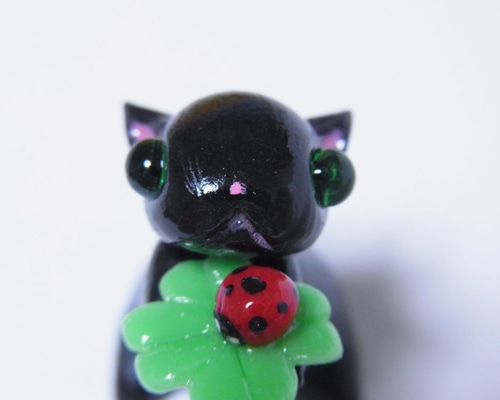 黒猫と四葉のクローバーとてんとう虫 その他置物 ねこにゃどう