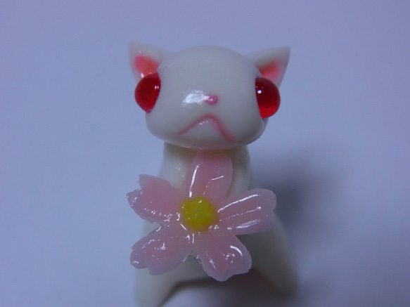 猫と桜（赤目にゃんこ） 2枚目の画像