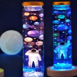 ガラスの中の宇宙「宇宙飛行士・来夢」　LEDコースター別売り 1枚目の画像