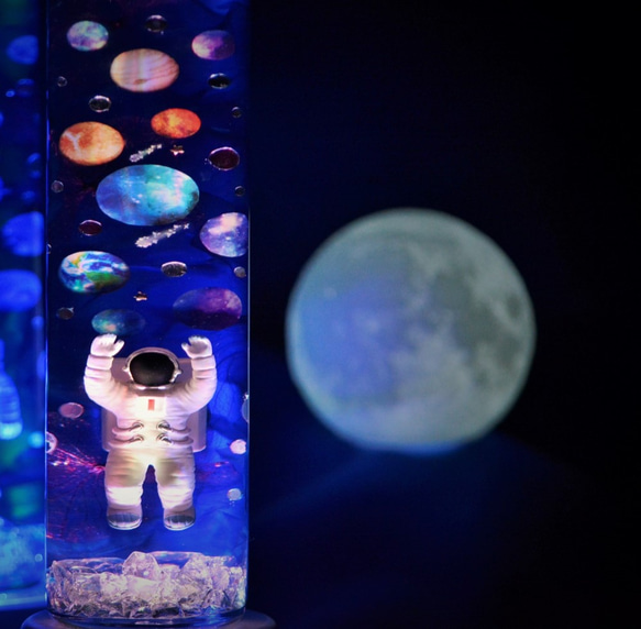 Creema１０周年数量限定福袋　ガラスの中の宇宙「宇宙飛行士３点セット」LEDコースター付き 4枚目の画像