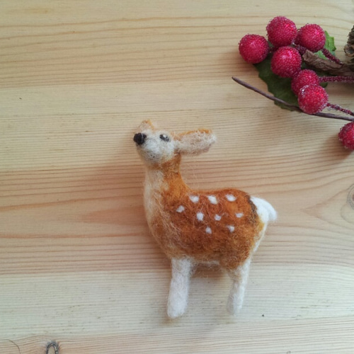 羊毛フェルト　鹿U 羊毛フェルト 鹿U 羊毛フェルト鹿U