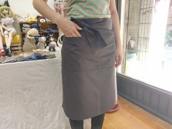 【8折】深灰色斜紋棉圍裙 雙口袋 第3張的照片