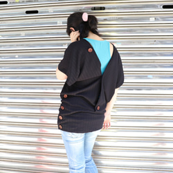【7折】木釦針織衫 罩衫-黑色 (多變化 絹印) 第4張的照片