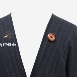【7折】木釦針織衫 罩衫-黑色 (多變化 絹印) 第9張的照片