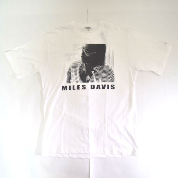 「MILES DAVIS」ver.5　ジャズTシャツ（写真家・内山繁氏コラボ）ホワイト　Lサイズ　WATERFALL 2枚目の画像