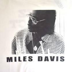 「MILES DAVIS」ver.5　ジャズTシャツ（写真家・内山繁氏コラボ）ホワイト　Lサイズ　WATERFALL 3枚目の画像