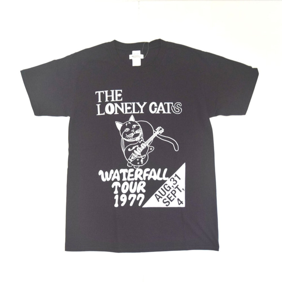 猫ツアーT「猫バンド」（レコードワッペン）　ブラック　Lサイズ　WATERFALLオリジナル　生産数量限定品 1枚目の画像