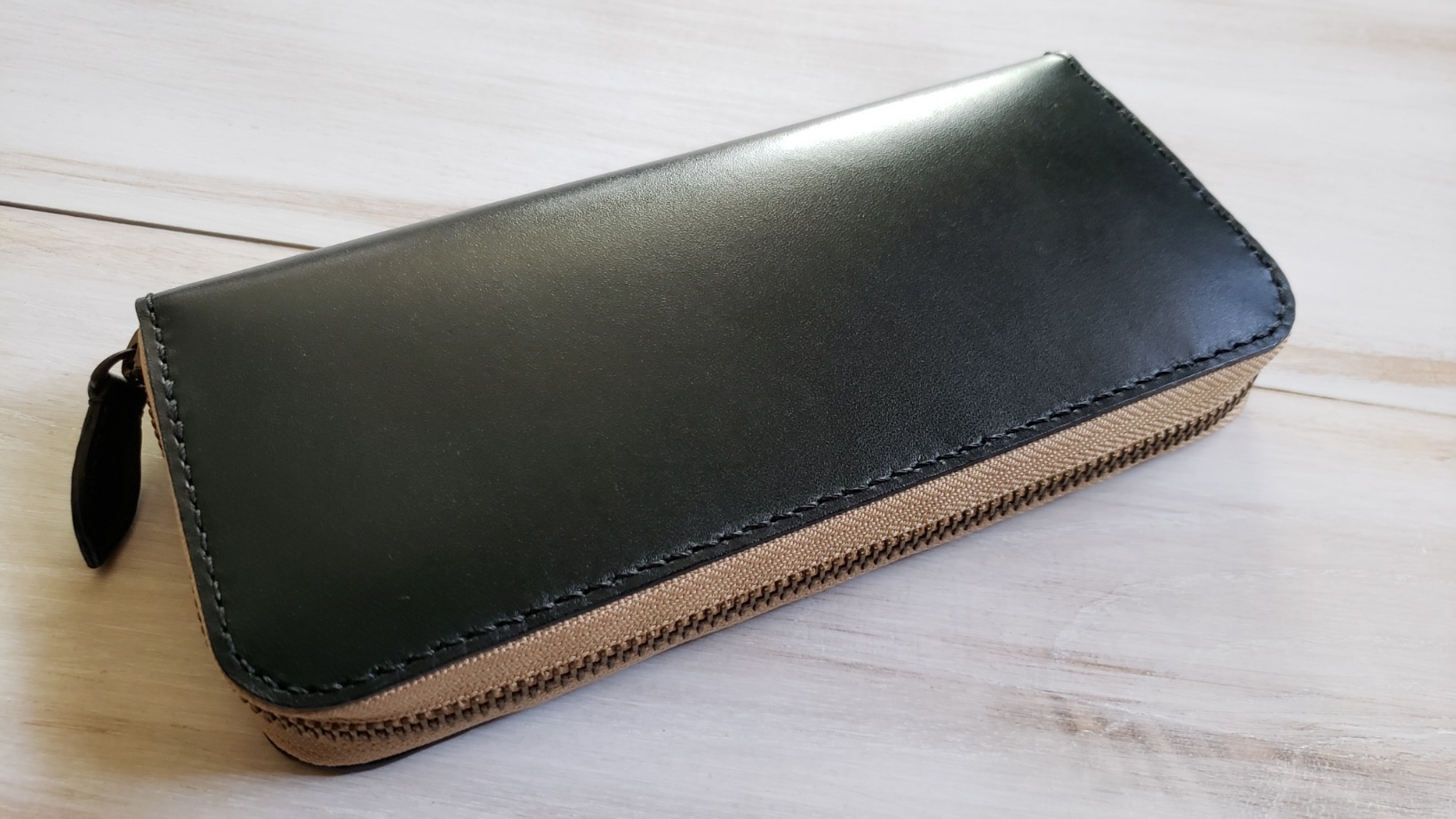 ルガトショルダーの長財布