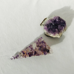 やさしい色あいの天然石 アメジストのヘアクリップ / Hairclip of Amethysts 2枚目の画像