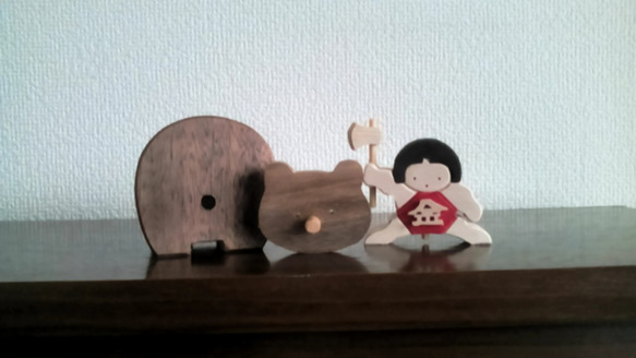 木製五月人形　熊と金太郎　 ウオールナット　（五月人形、五月飾り、初節句、子供の日 2枚目の画像