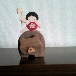 木製五月人形　熊と金太郎　 ウオールナット　（五月人形、五月飾り、初節句、子供の日 4枚目の画像