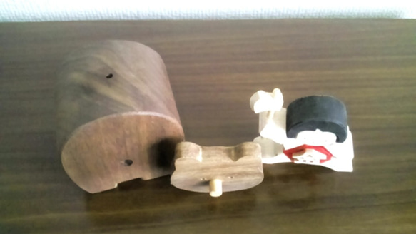 木製五月人形　熊と金太郎　 ウオールナット　（五月人形、五月飾り、初節句、子供の日 5枚目の画像