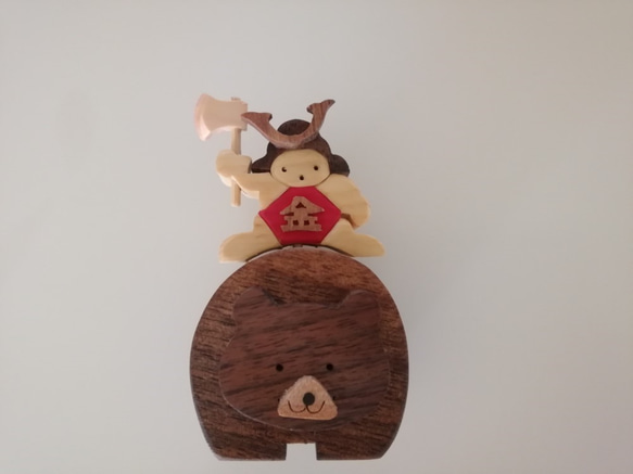 木製五月人形　熊と金太郎　 ウオールナット　（五月人形、五月飾り、初節句、子供の日） 2枚目の画像