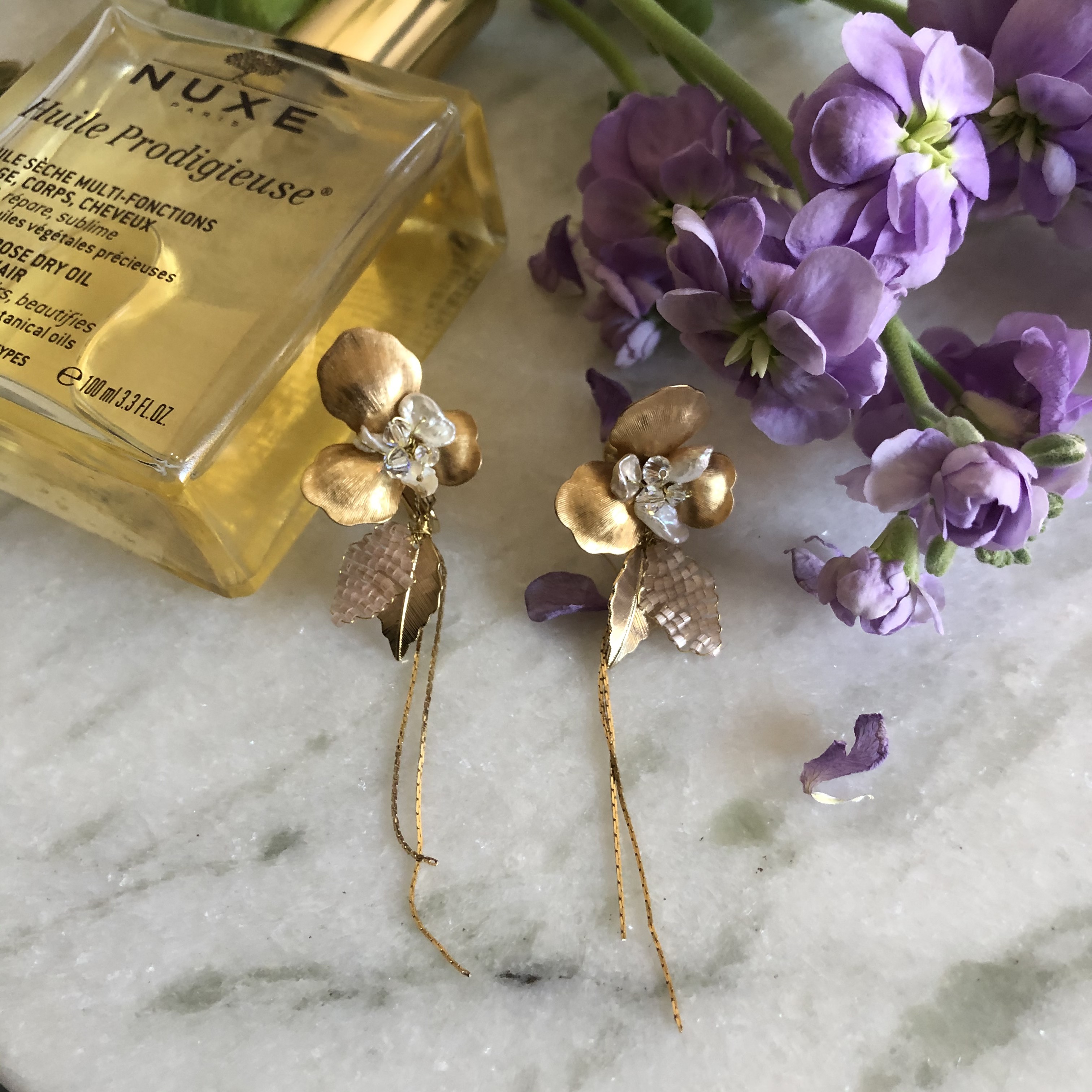 ビオラの2Wayピアス、イヤリング　(vintageパーツ　お花　ビーズ編み　ワイヤリング