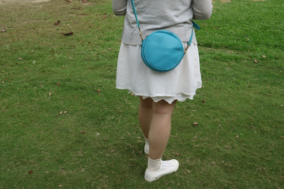 空氣少女AG  |  手縫 真皮 圓型包 圓包 肩背包 斜背包 第4張的照片