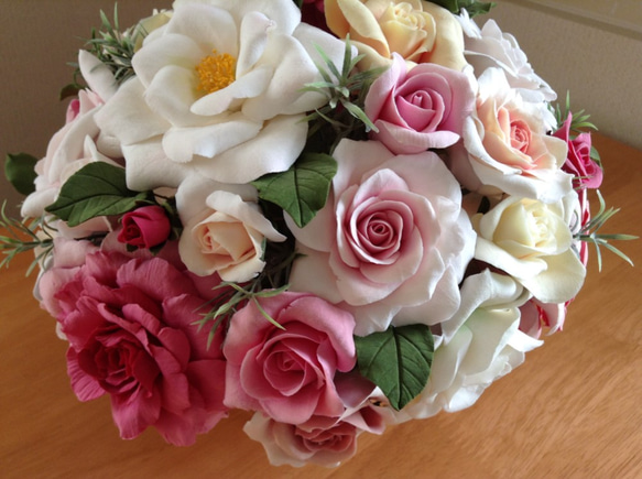受注制作　ソフト粘土で作ったバラの花（マグネット）3輪＋クリップ（小3個）＋ハートクリップ（マグネット） 4枚目の画像